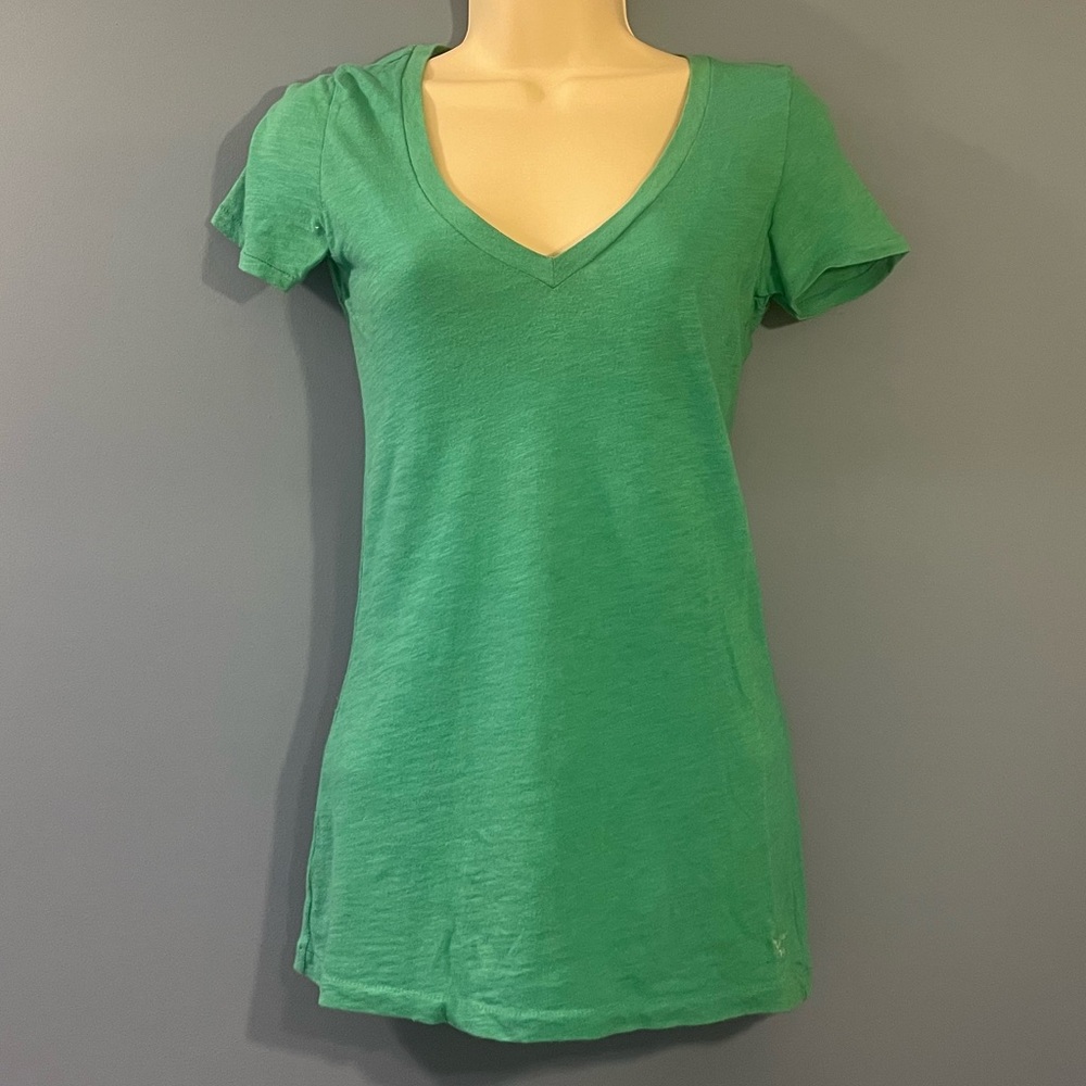 American Eagle Outfitters V-Neck Tee - Green